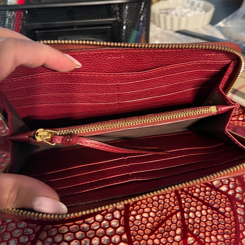 Chloe Deep Red Leather Wallet - Picture 9 of 10
